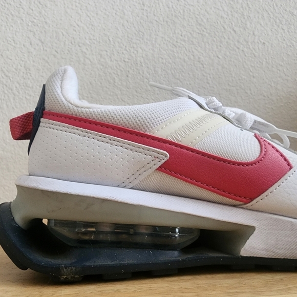 Nike Womens Air Max Pre-Day Running Shoes DM0124-100 White Archeo Pink Size 5.5 - Picture 2 of 12